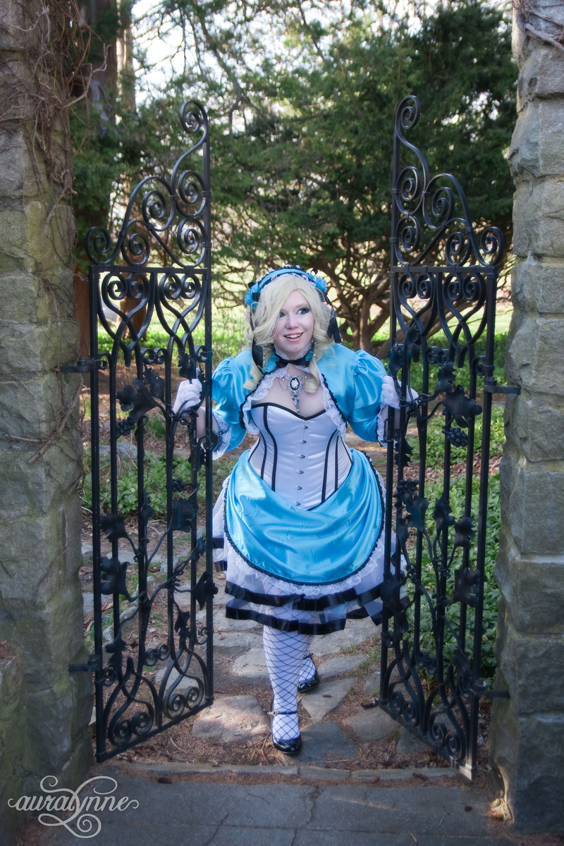 https://auralynne.com/wp-content/uploads/2018/05/Alice-Costume-1.jpg